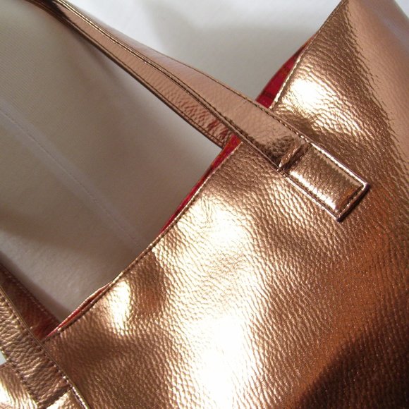Fashion Vegan Handbag Tote Metallic Rose Gold NWOT - Picture 3 of 3